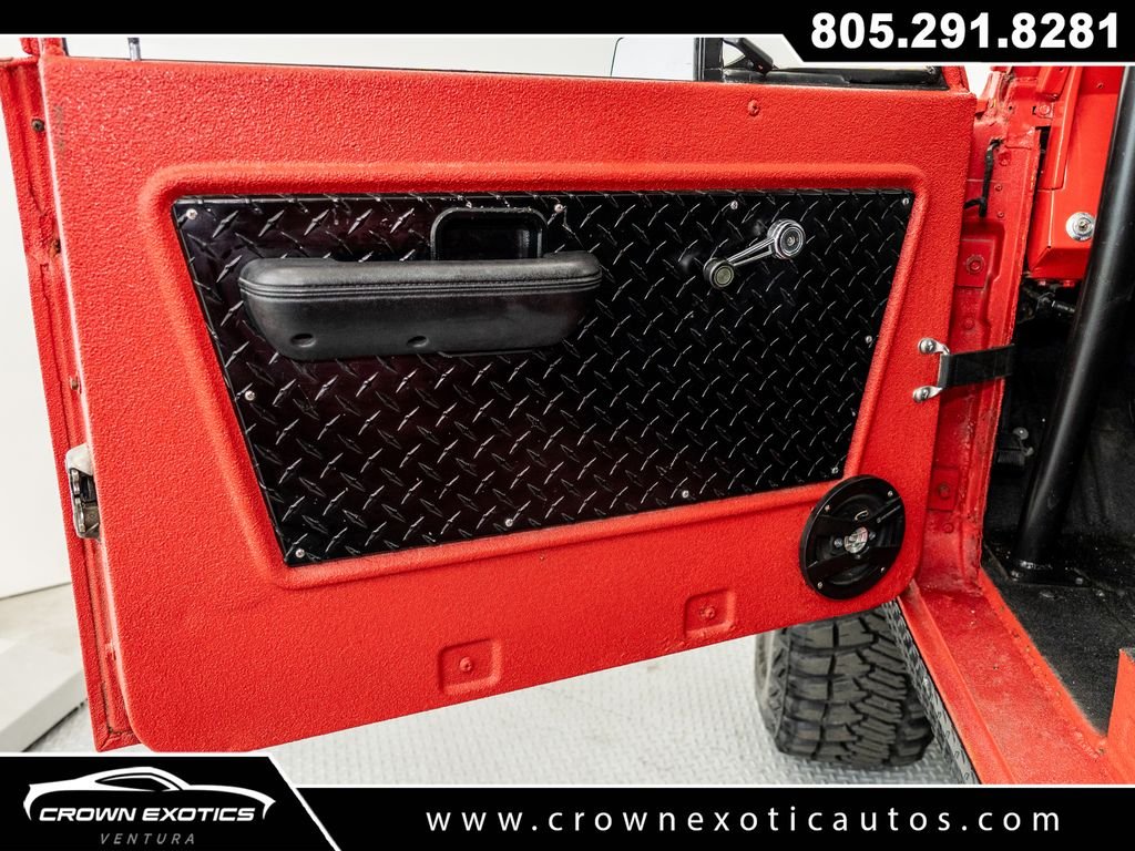 Used 1972  Ford 2dr Convertible image 24