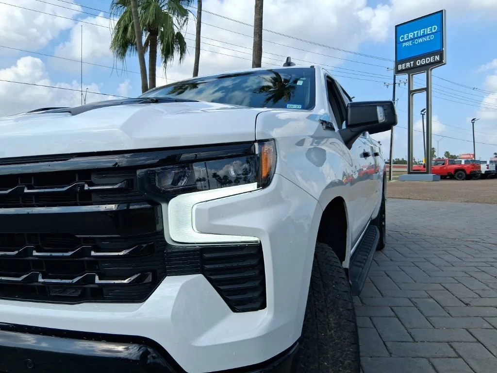 Used 2025 Summit White Chevrolet LT Trail Boss image 3