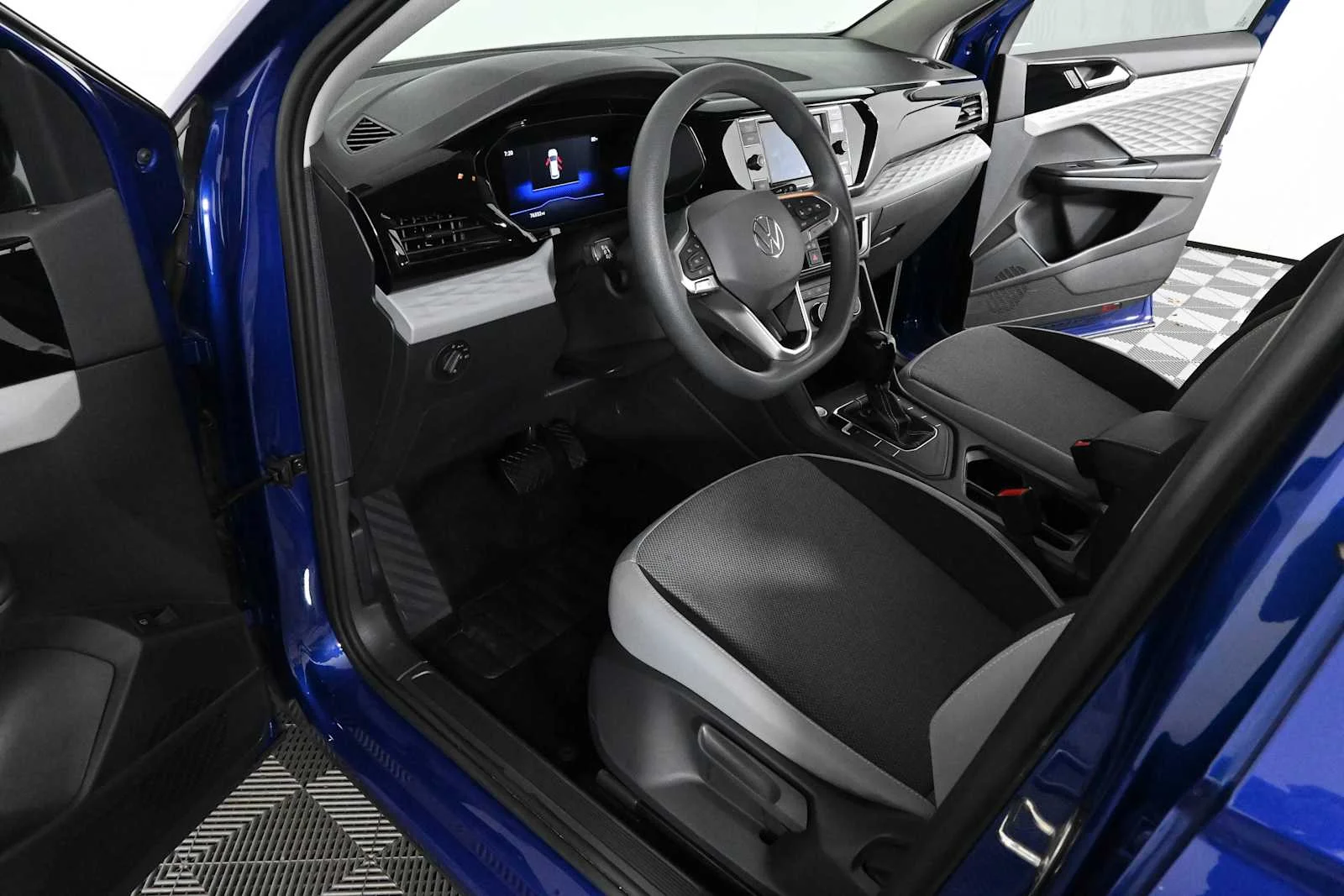 Used 2022 Dusk Blue Metallic Volkswagen S image 15