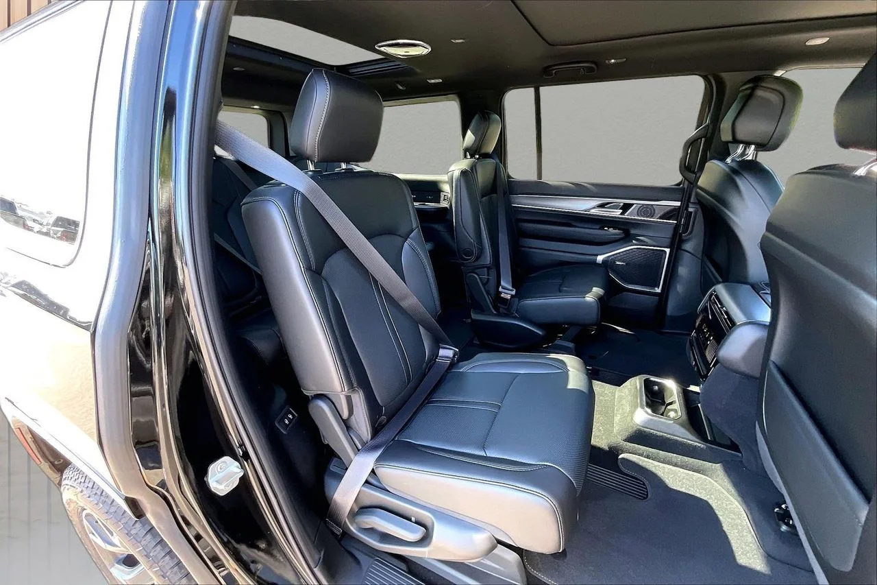New 2026 High Gloss Black Exterior Paint Jeep Upland image 23