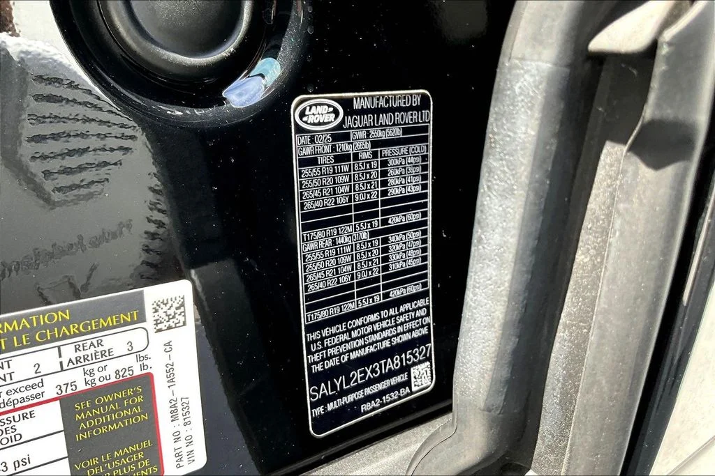 Used 2026  Land Rover Dynamic SE image 17
