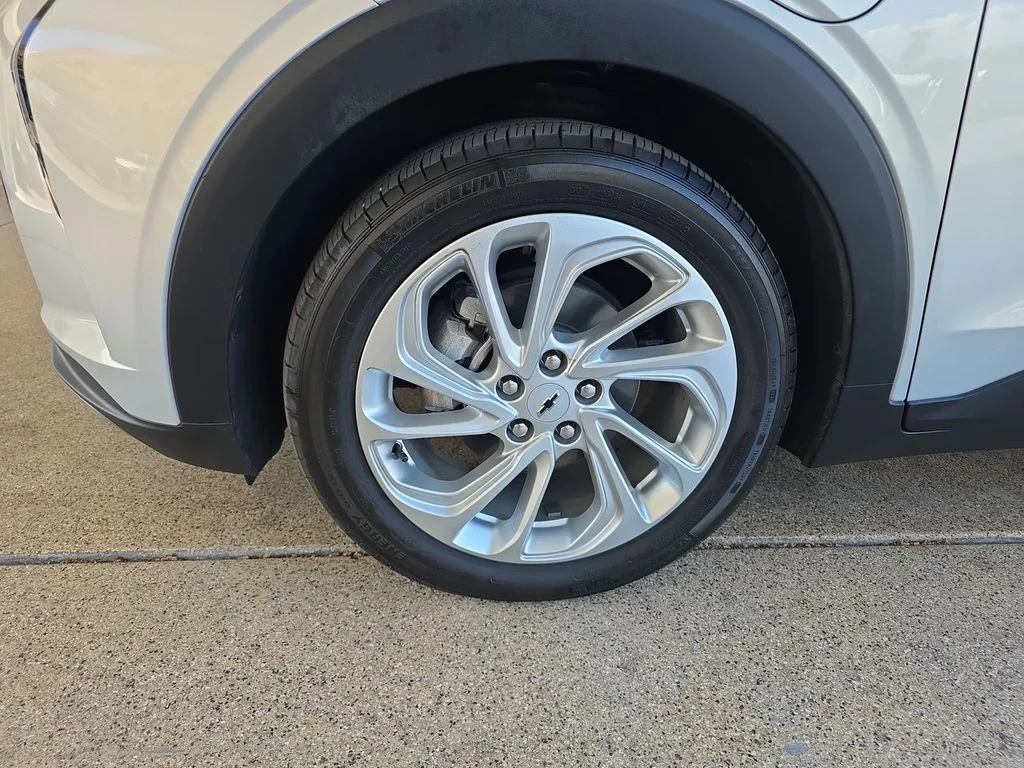 Used 2023 Silver Flare Metallic Chevrolet LT image 34