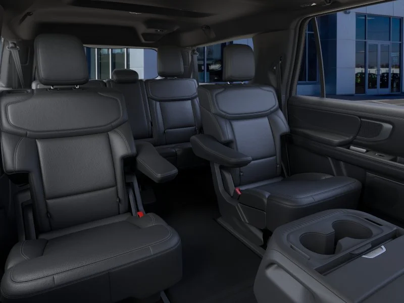New 2026 Star White Metallic Tri-Coat Ford MAX Platinum® image 34