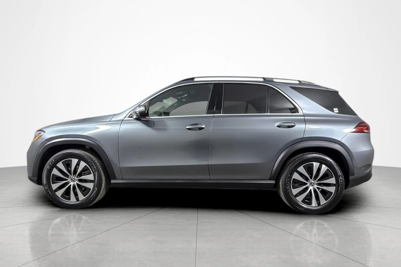 Used 2024 GRAY Mercedes-Benz GLE 350 4MATIC® SUV image 2