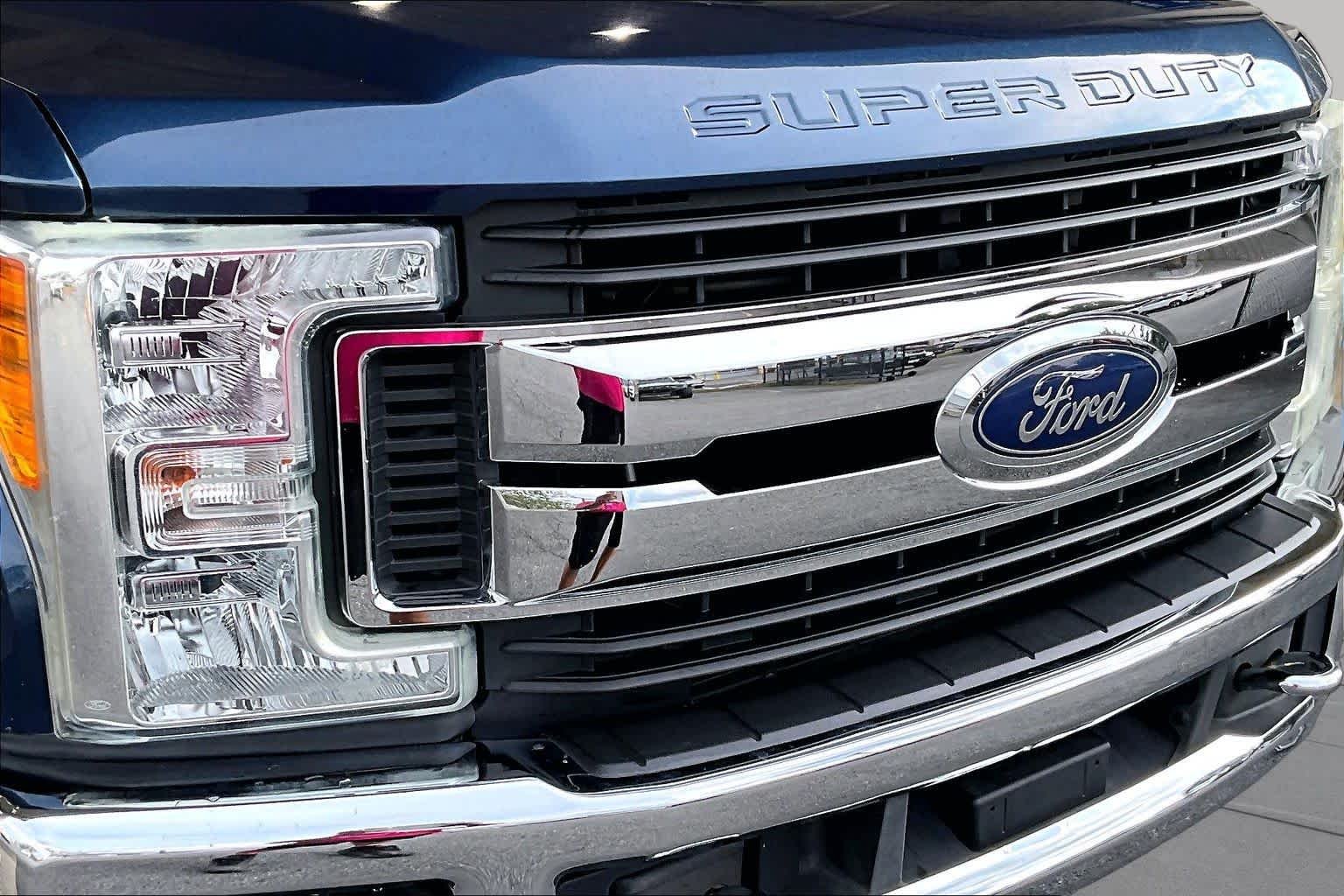 Used 2017 Blue Jeans Ford XLT image 29