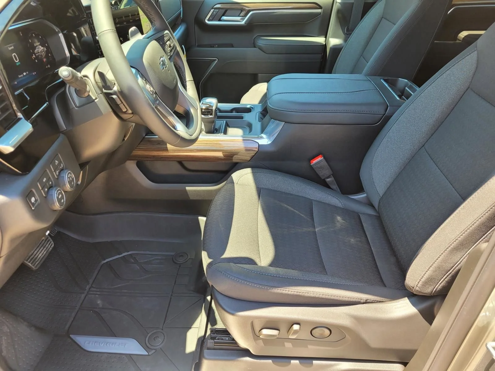 2026 Chevrolet Silverado 1500 RST - Photo 14