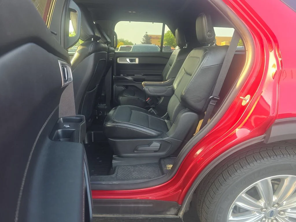 Used 2020 Red Metallic Ford Limited image 21