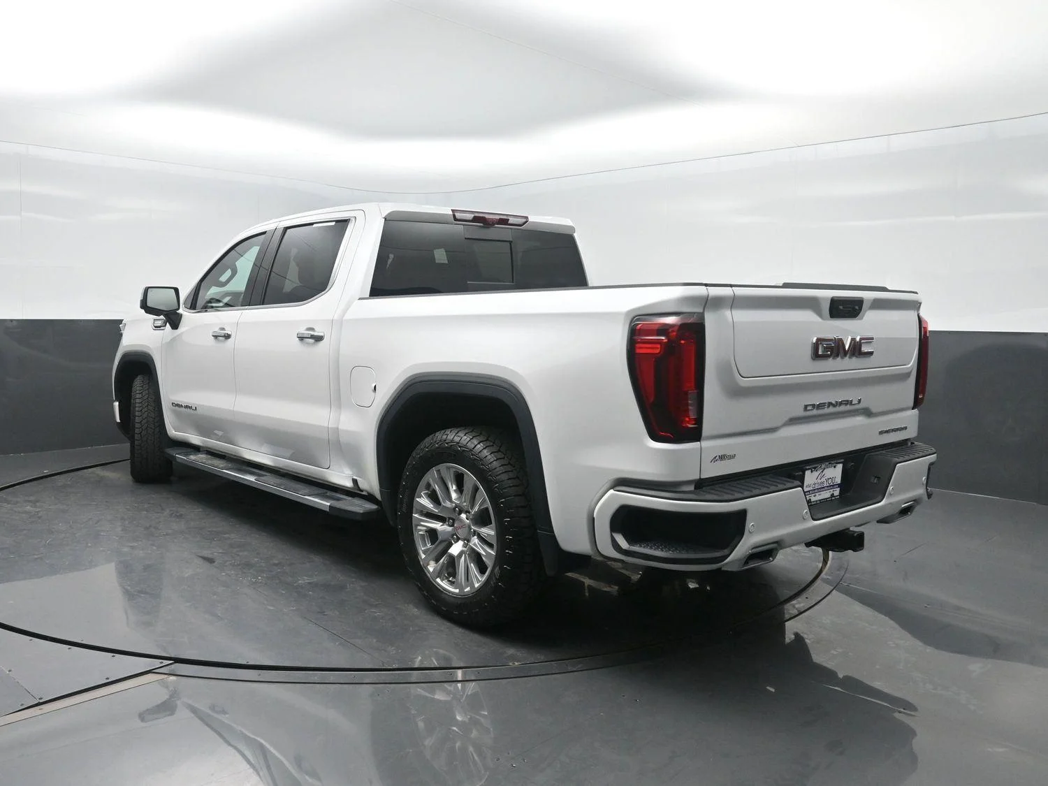 Used 2024 White Frost Tricoat GMC Denali image 49