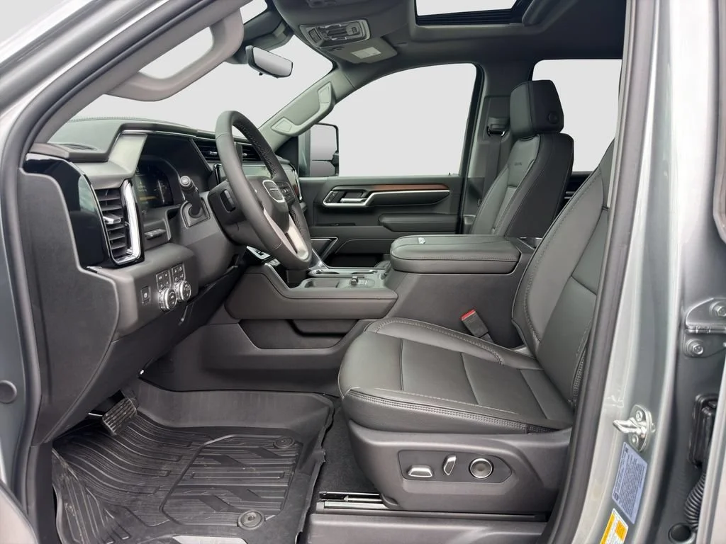 2026 GMC Sierra 3500HD Denali - Photo 9