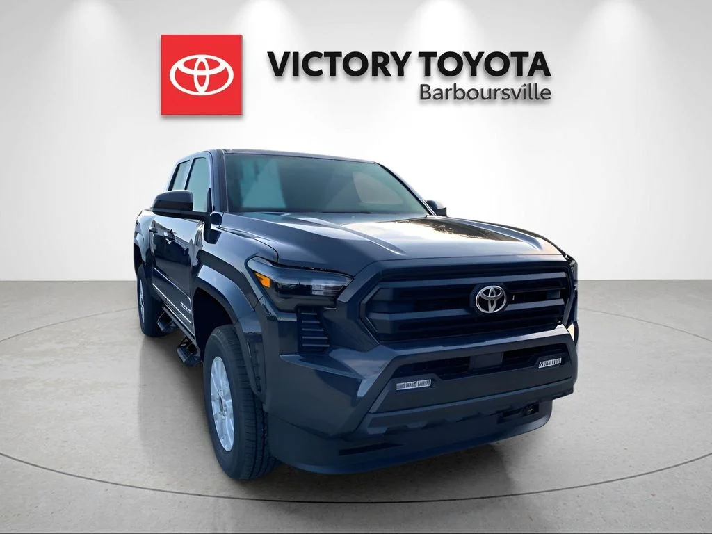 Used 2025  Toyota SR5 image 2