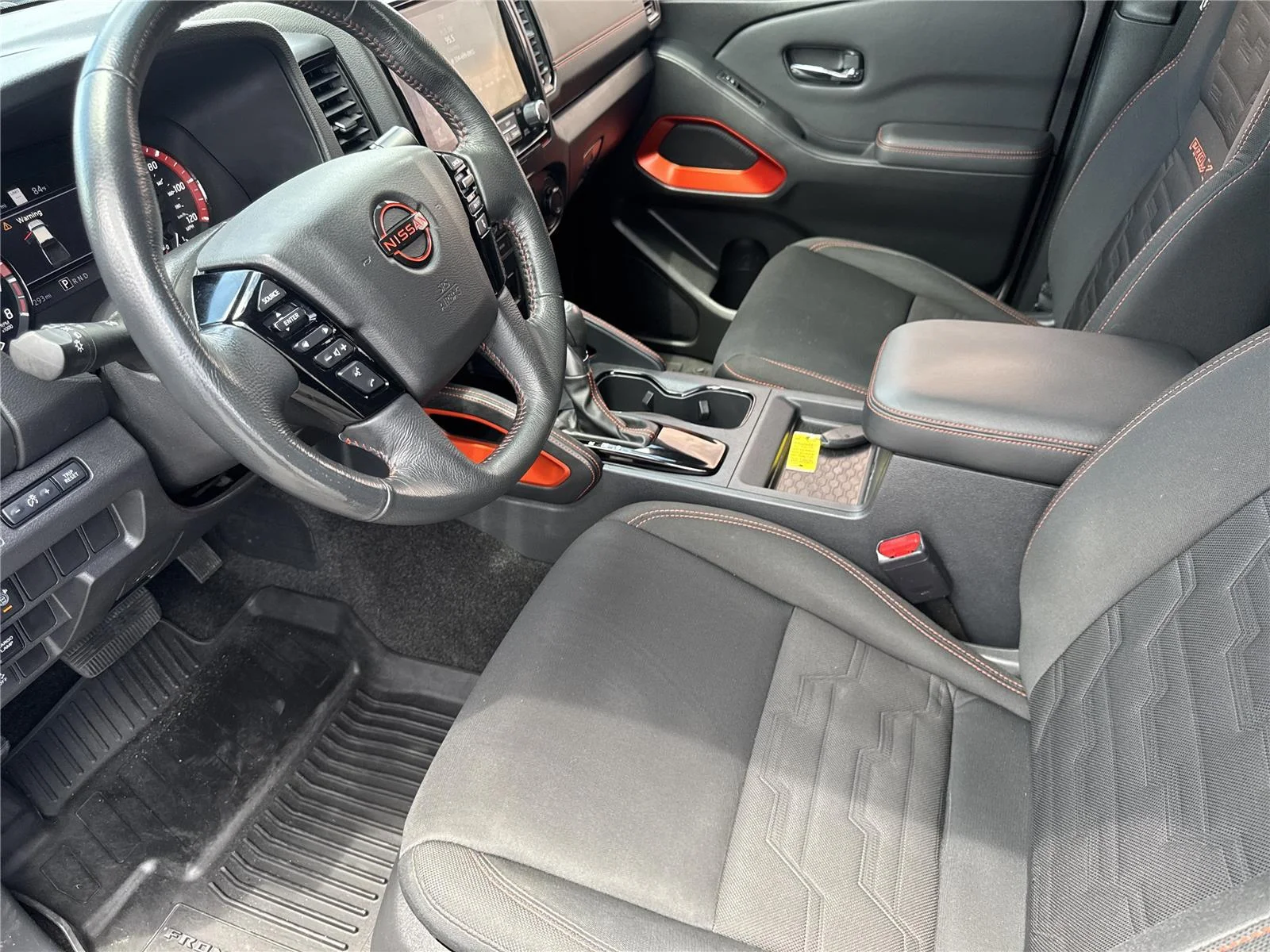 Used 2022 Super Black Nissan PRO-X image 10
