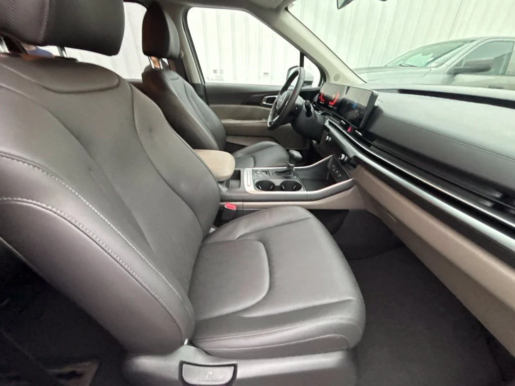 Certified Used 2026 White Kia LXS image 24
