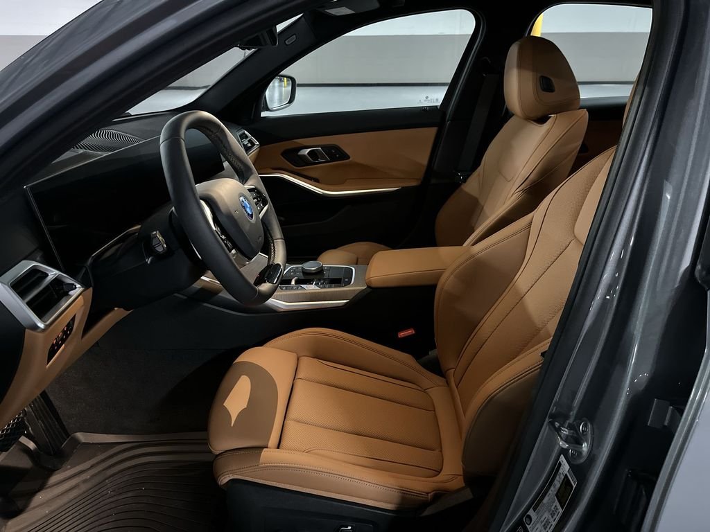 2025 BMW 3 Series 330i - Photo 11
