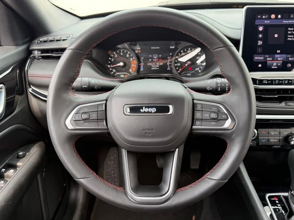 Used 2024  Jeep Trailhawk image 16