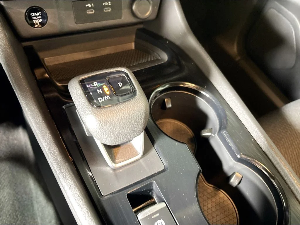 Used 2024 White Nissan SV image 17