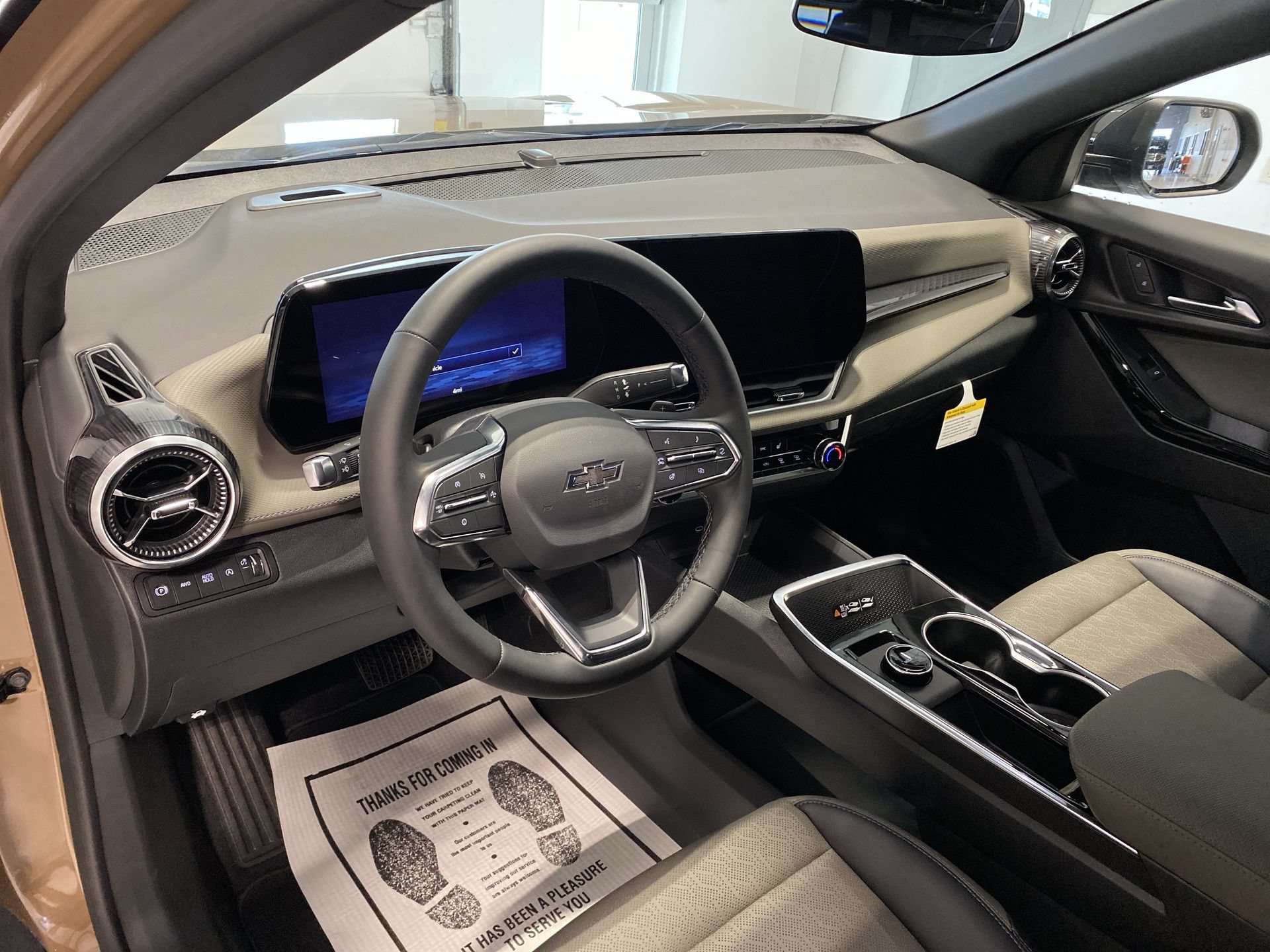 2027 Chevrolet Equinox LT - Photo 10
