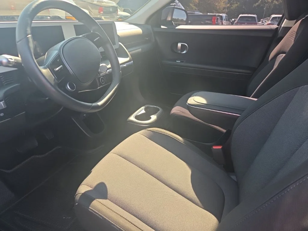 Used 2024 Gray Hyundai SEL image 3