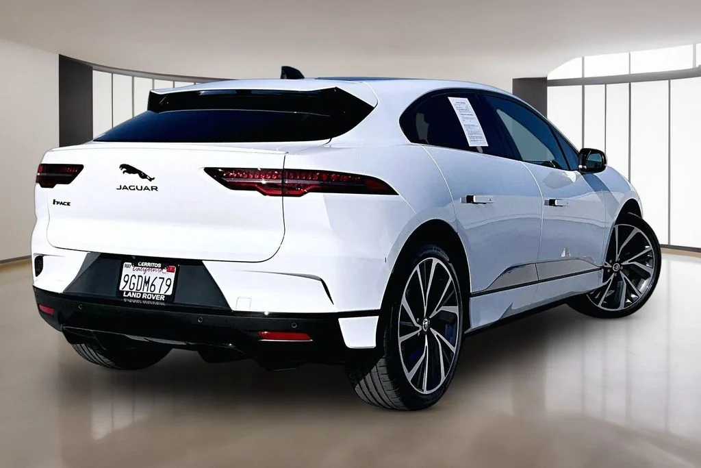 Used 2023 White Jaguar HSE image 6