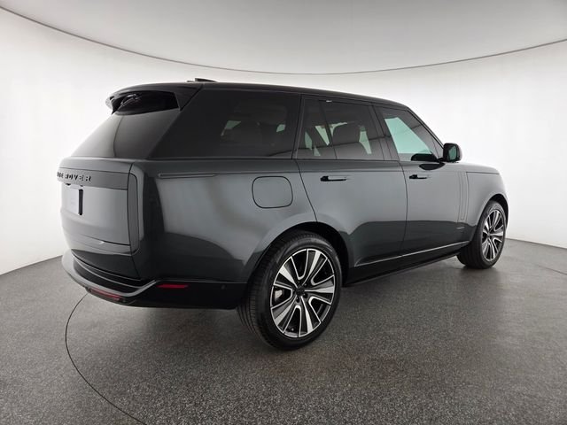 2026 Land Rover Range Rover SE - Photo 2