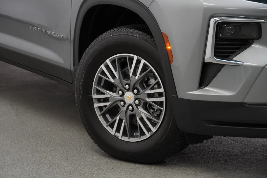New 2027 Sterling Gray Metallic Chevrolet LT image 11