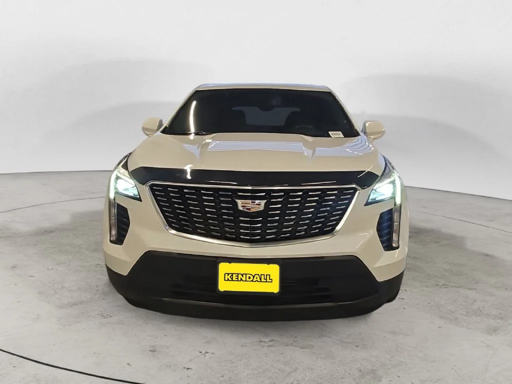 Used 2023 CRYSTAL WHITE TRICOAT Cadillac AWD Luxury image 3