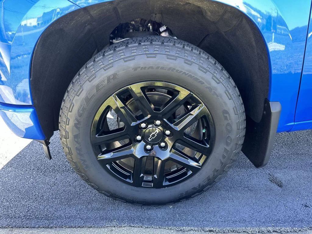 Used 2025 Blue Chevrolet RST image 10
