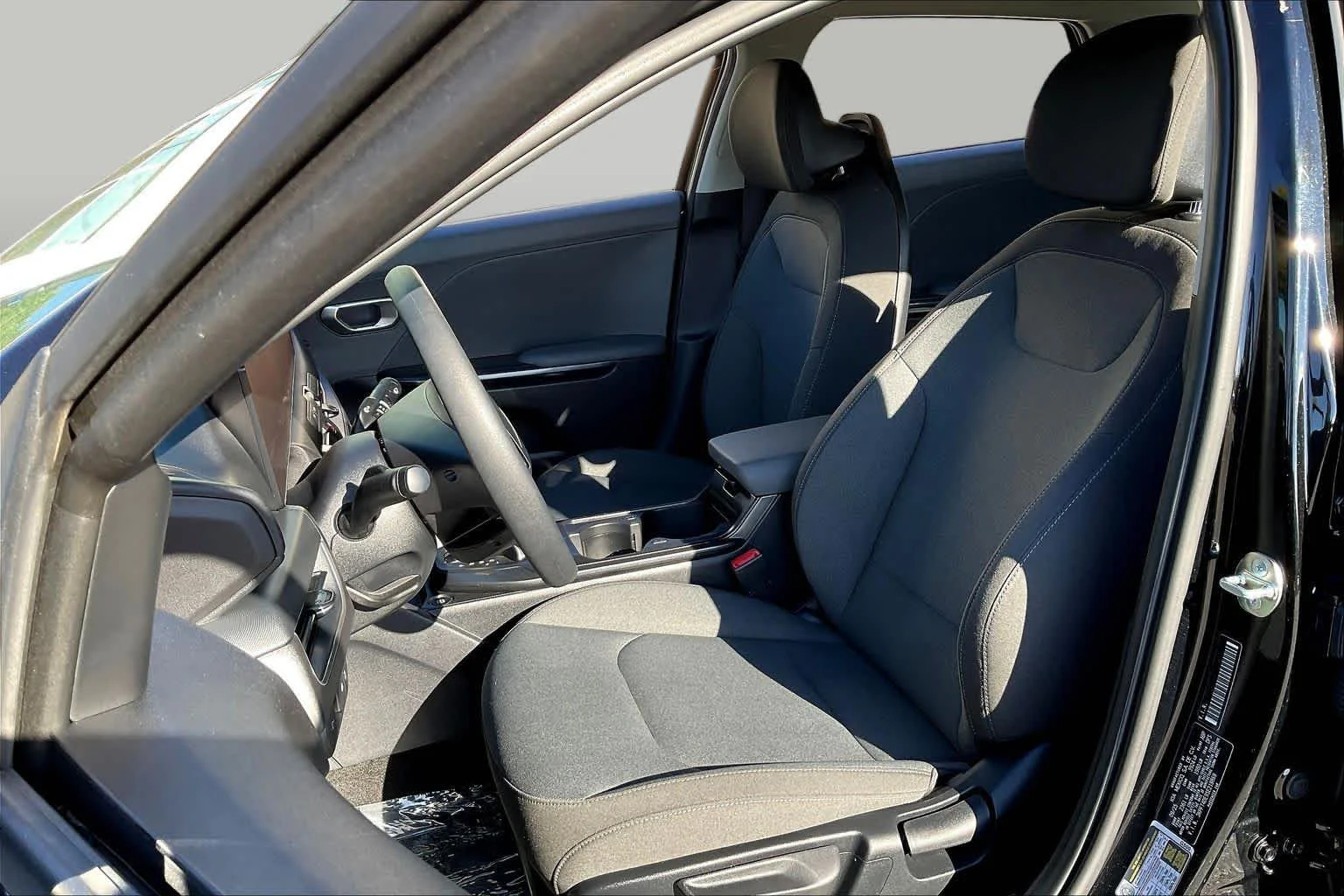 Used 2025 Aurora Black Pearl Kia LXS image 8