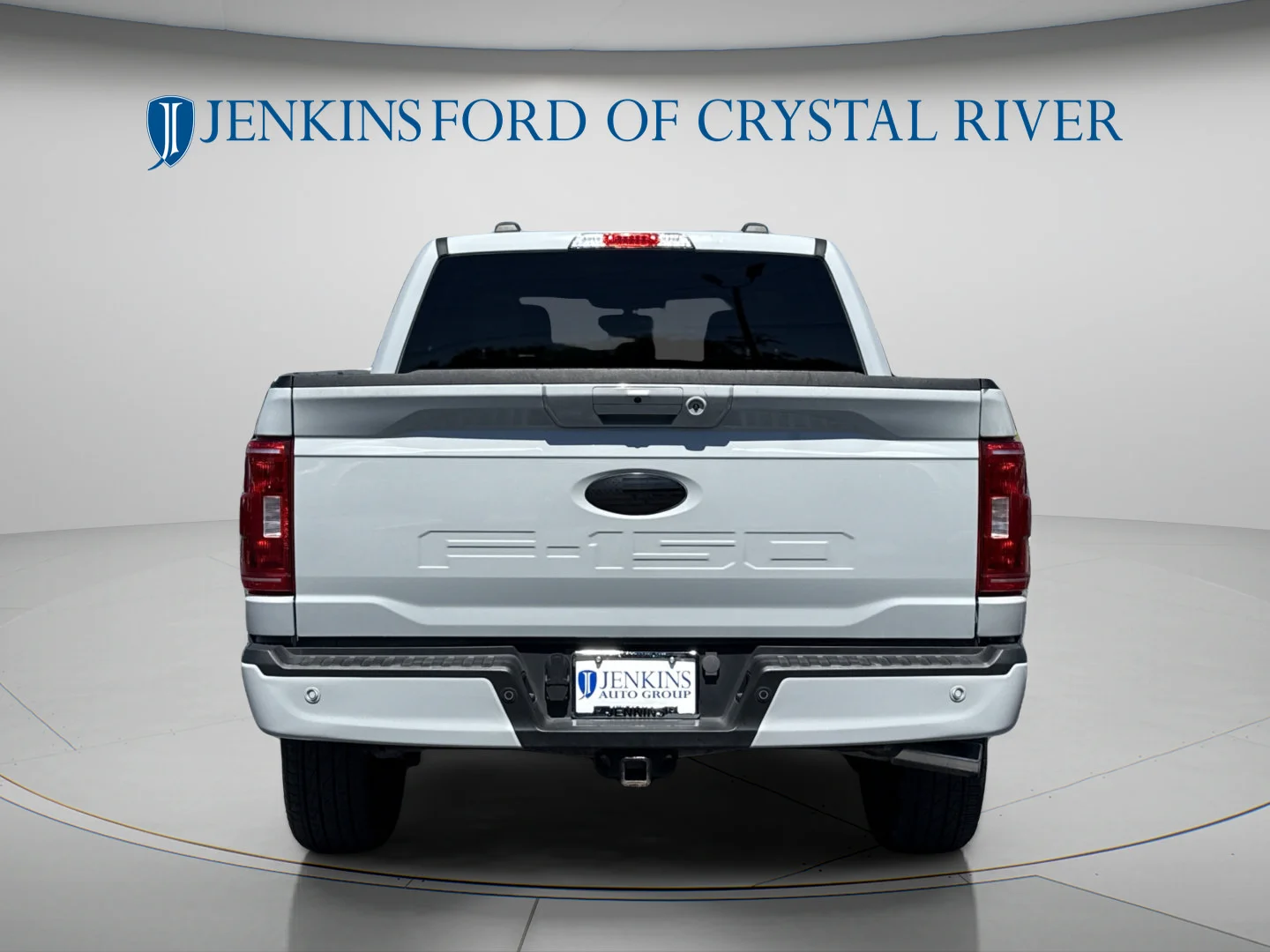 Used 2023 Avalanche Gray Ford XLT image 7