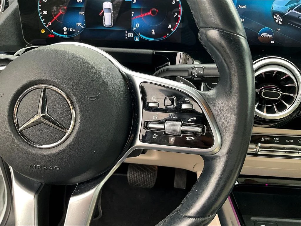 Used 2023  Mercedes-Benz GLA 250 image 13