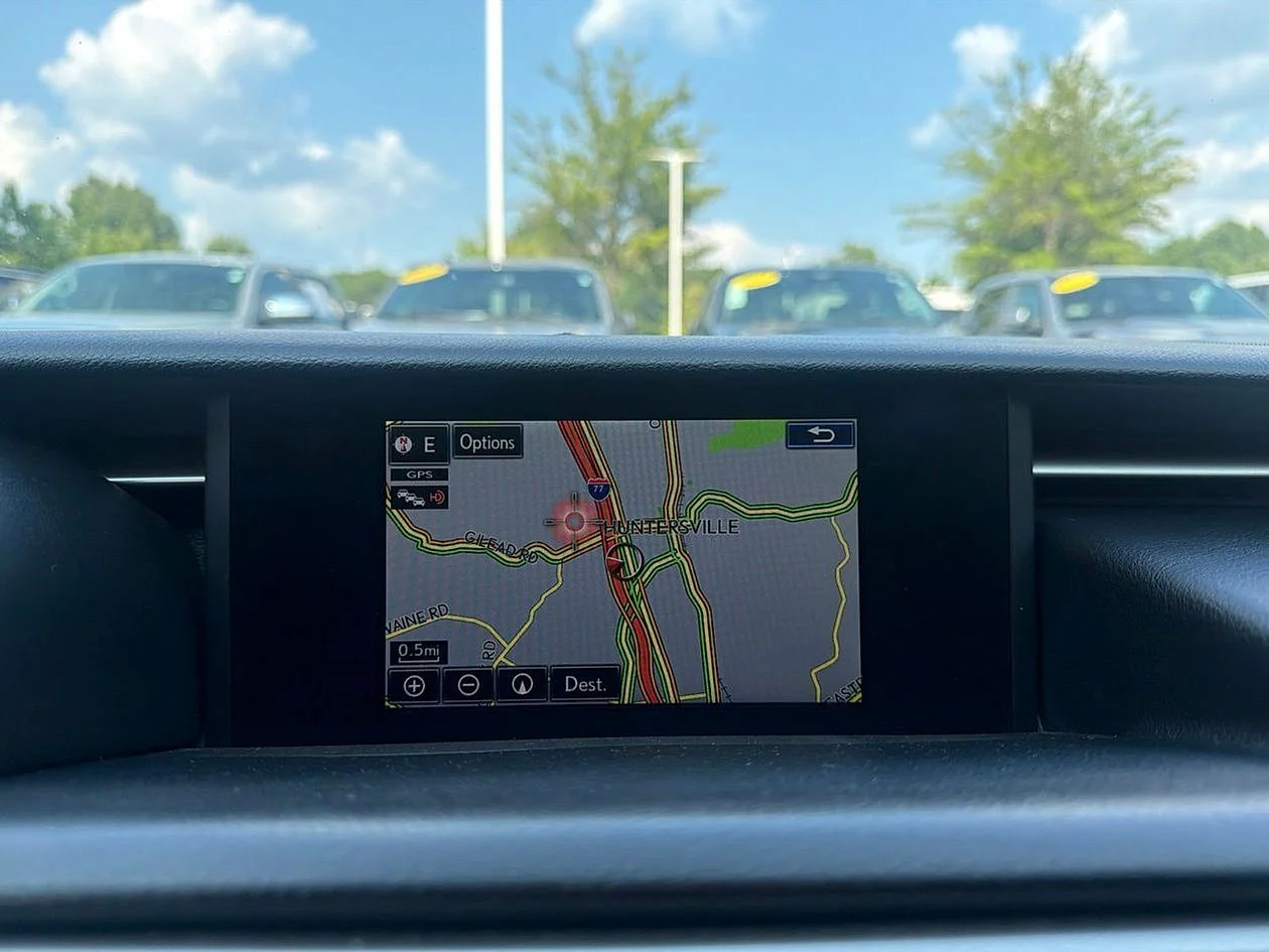 Used 2016  Lexus 350 image 24