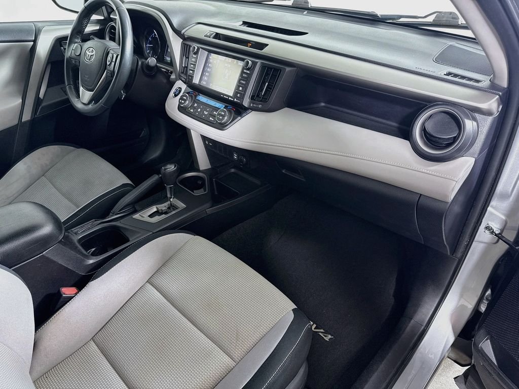 Used 2016 Silver Sky Metallic Toyota XLE image 27