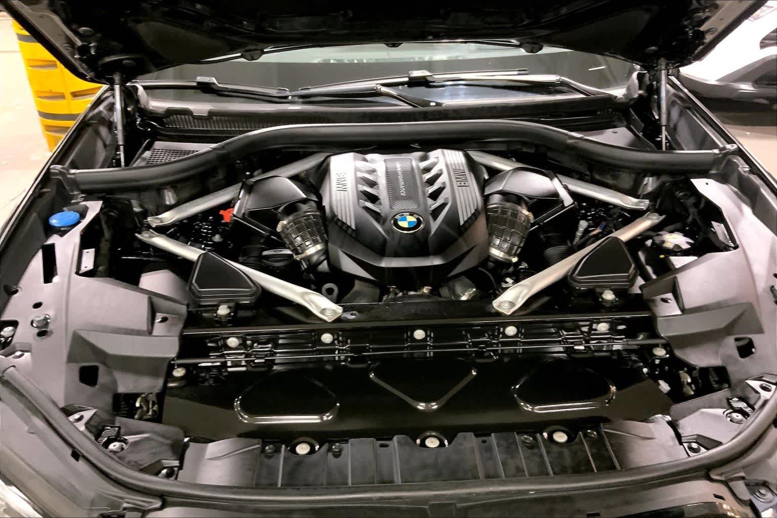 Used 2022 Carbon Black Metallic BMW M50i image 32