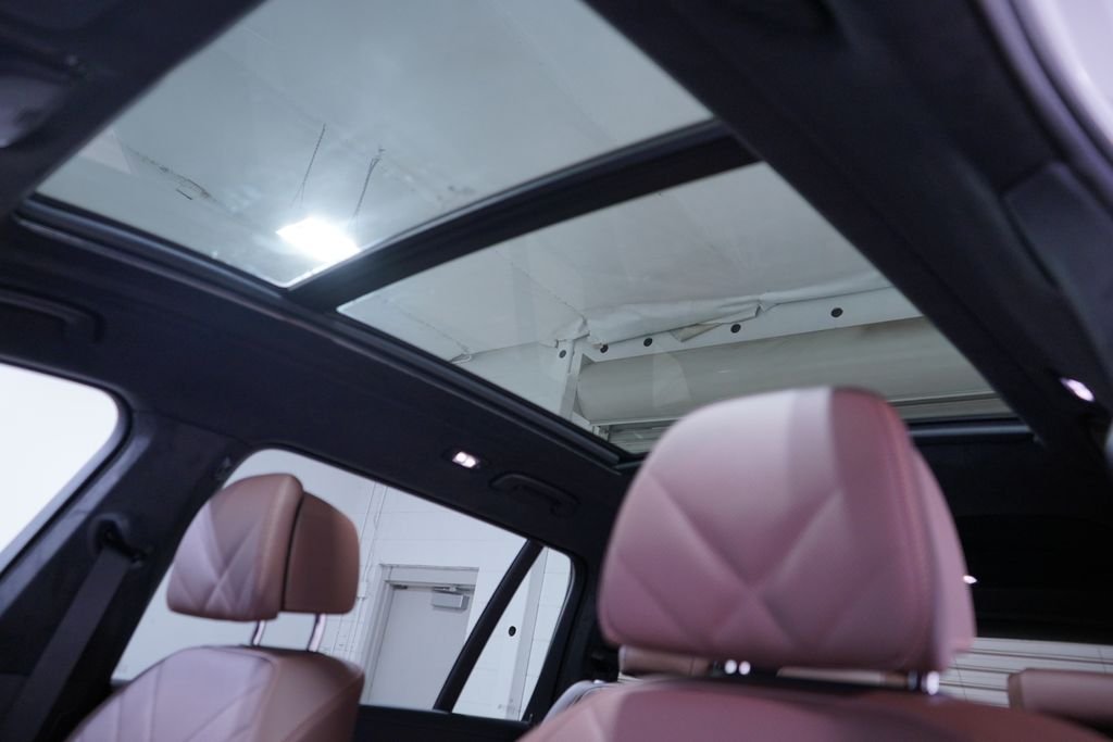 New 2027 White Metallic BMW xDrive40i image 18