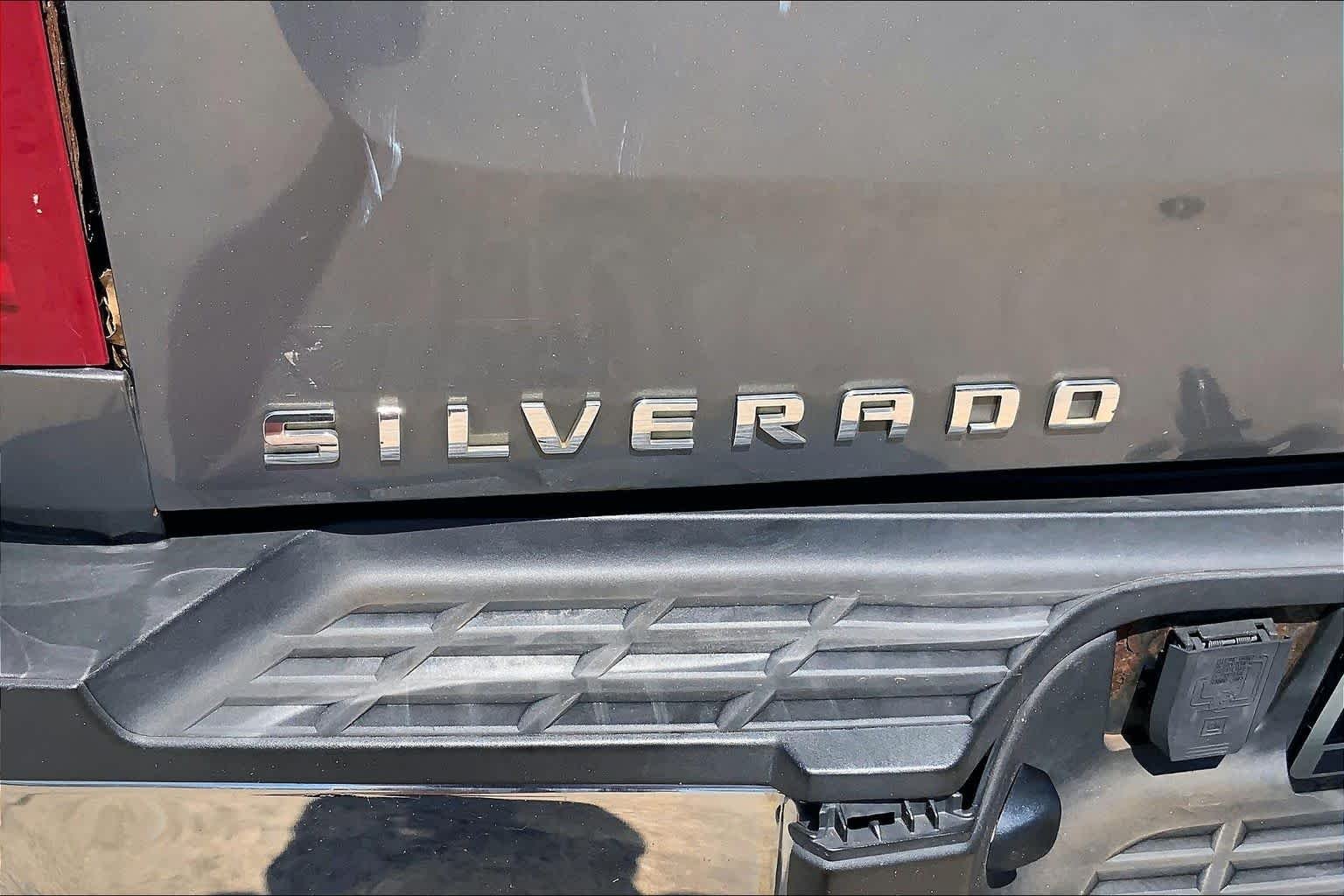 Used 2011 STEEL GREEN METALLIC Chevrolet LT image 28