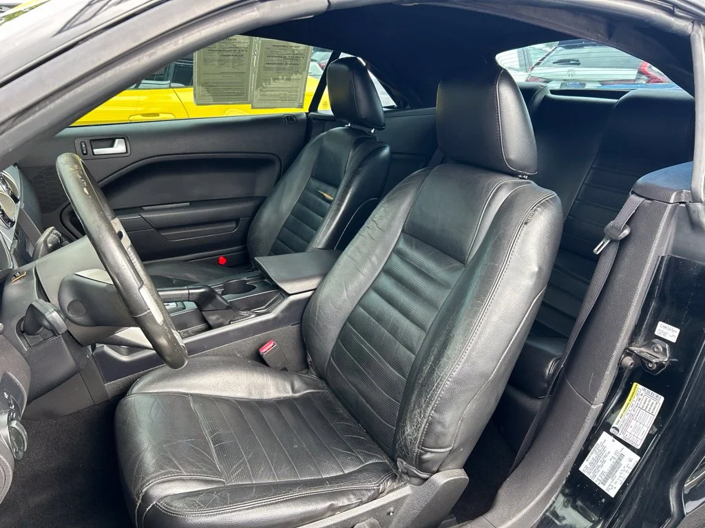 Used 2006 Black Clearcoat Ford  image 14
