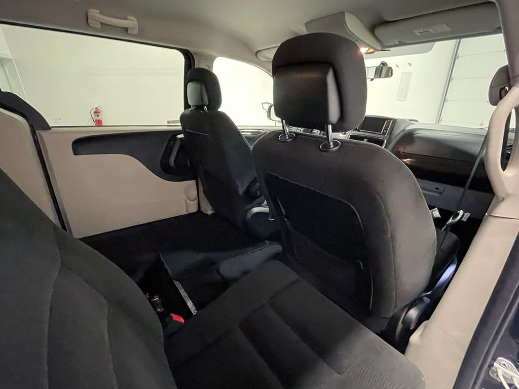 Used 2017 Blue Dodge SE image 23