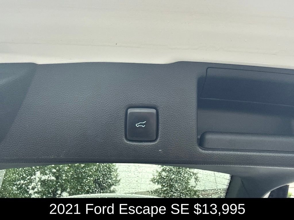 Used 2021 Oxford White Ford SE image 16