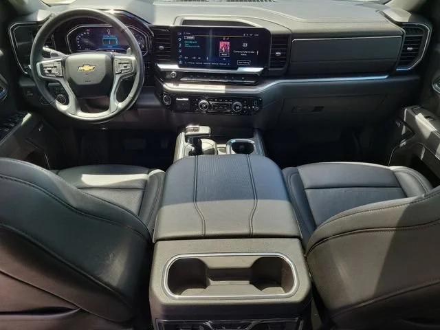 2025 Chevrolet Silverado 1500 LTZ - Photo 18