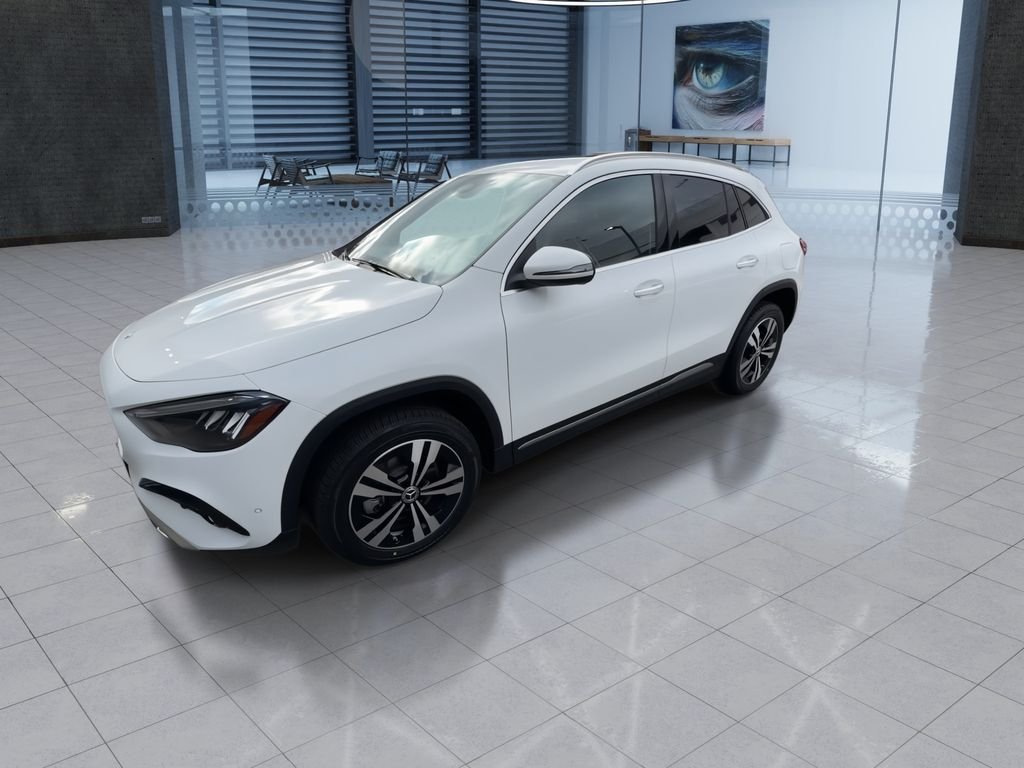 Used 2025  Mercedes-Benz GLA 250 image 4
