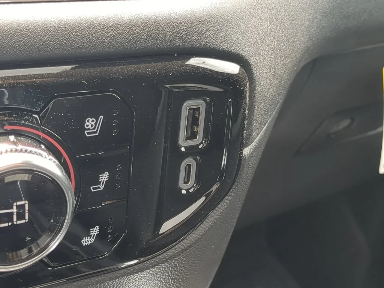 2026 GMC Sierra 1500 SLT - Photo 22