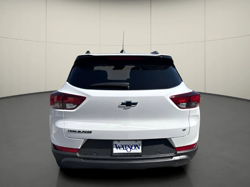 New 2026 Summit White Chevrolet LT image 4