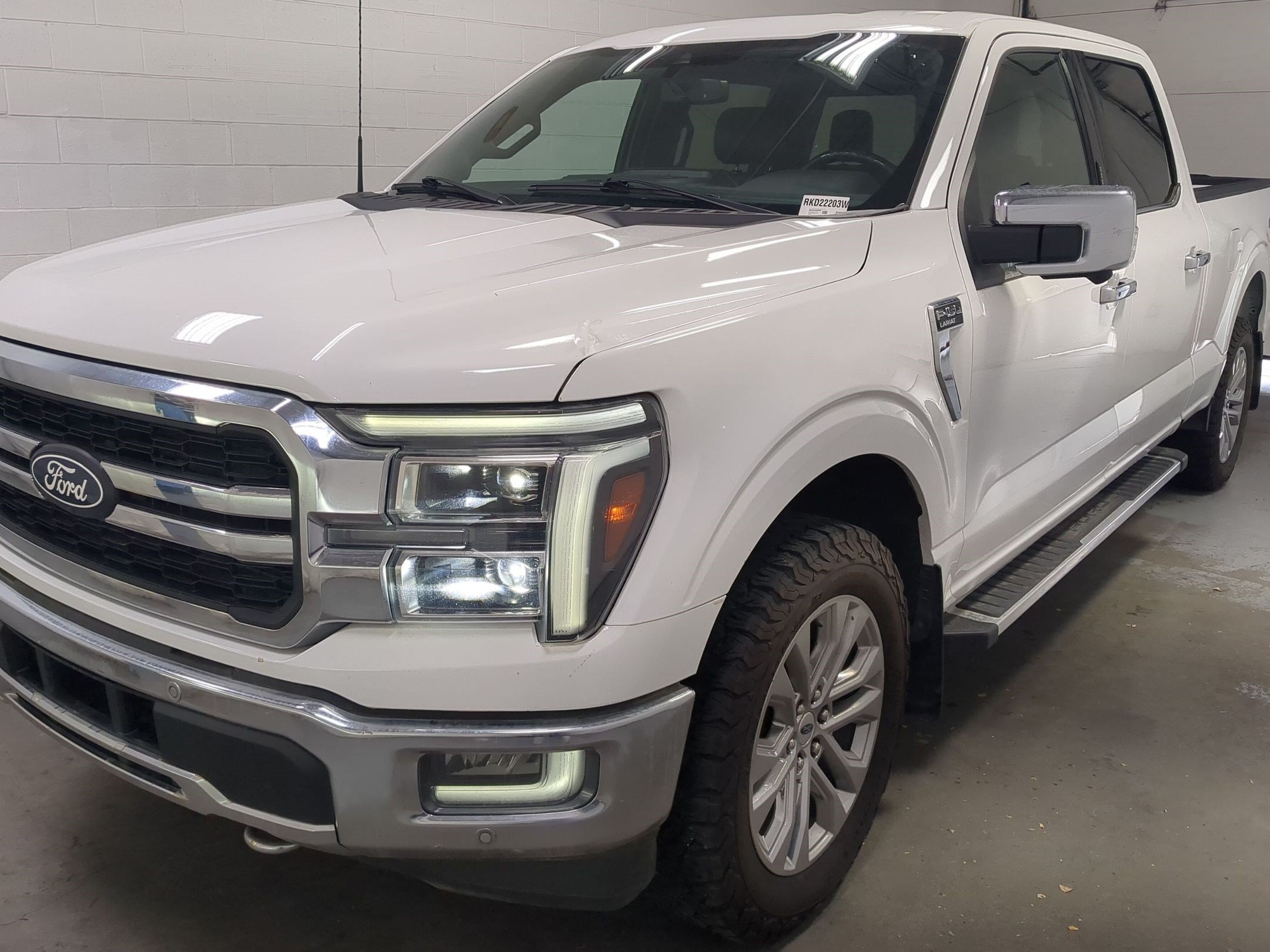 Used 2024 Oxford White Ford LARIAT image 9