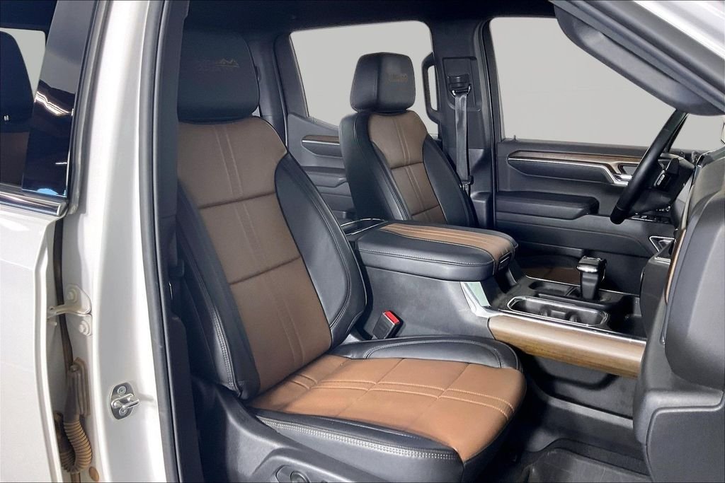 Used 2024 Beige Chevrolet High Country image 24