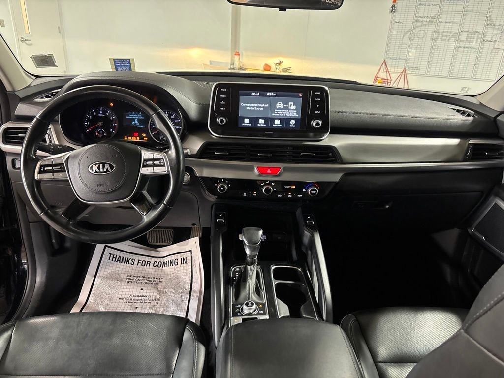 Used 2020 Black Kia S image 23
