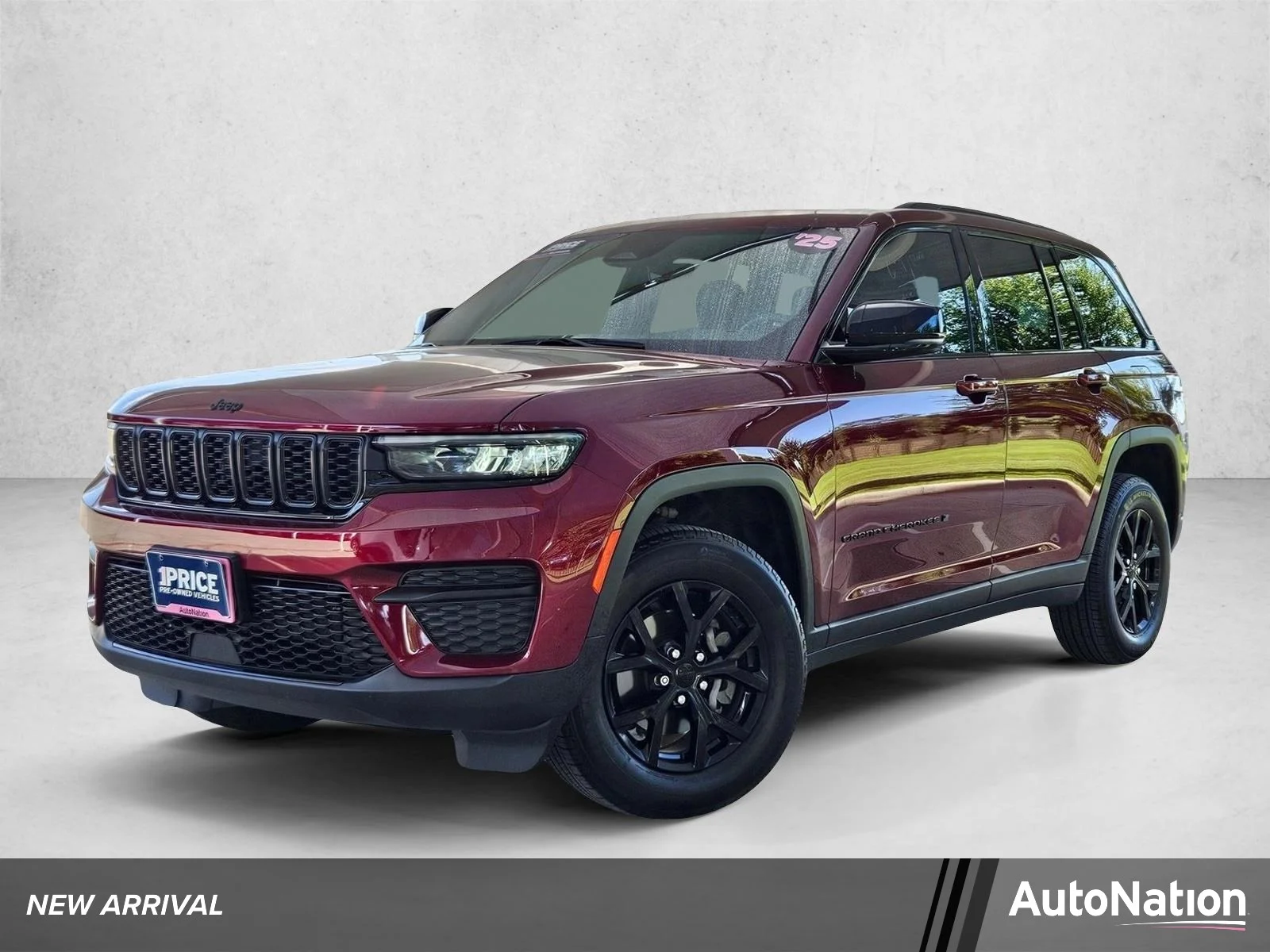 Used 2025 Velvet Red Pearlcoat Jeep Altitude X image 1
