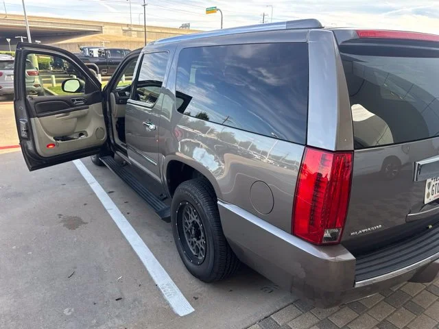 Used 2014 MOCHA STEEL METALLIC Cadillac Platinum image 3