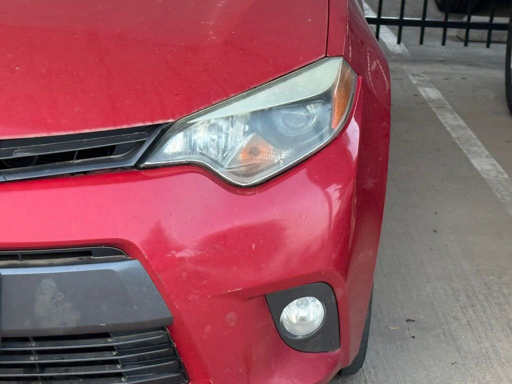 Used 2016 Barcelona Red Metallic Toyota LE Plus image 4