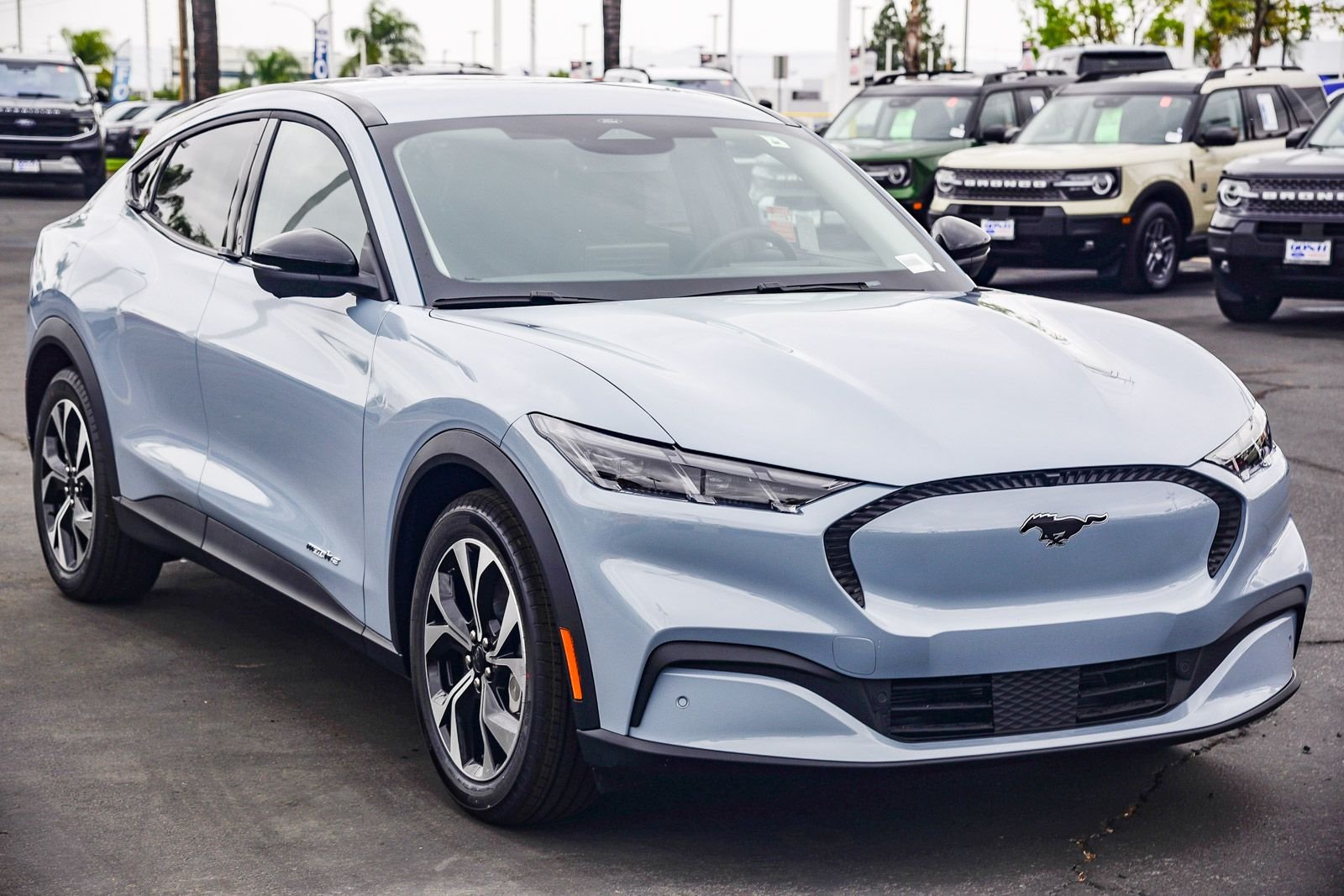 New 2026 Glacier Gray Metallic Tri-coat Ford Select image 3