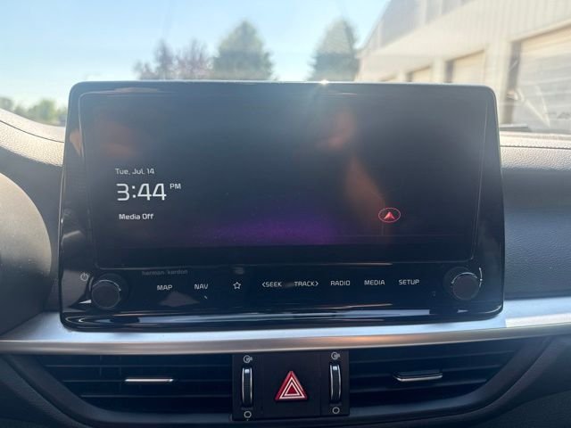 Used 2023 White Kia GT image 2