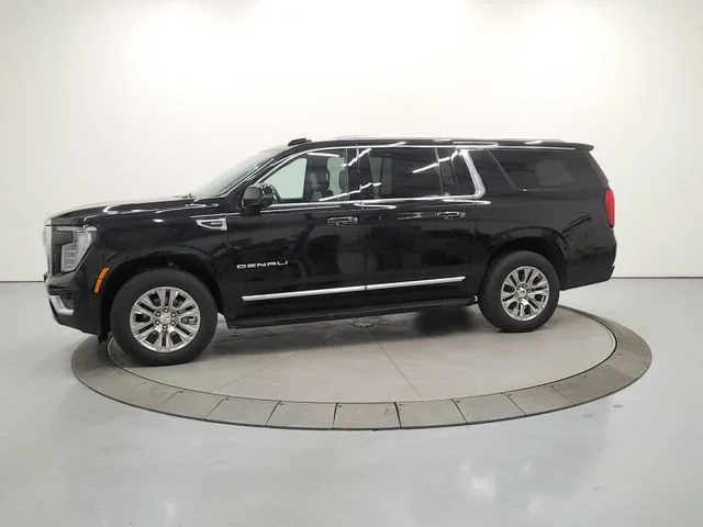 Used 2025 Onyx Black GMC Denali image 5
